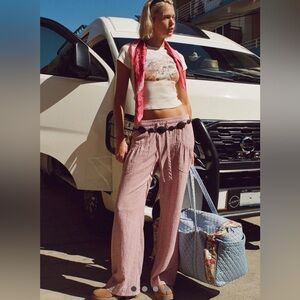 NWOT 🩷 Kimchi Blue Simone Linen-Blend Flare Pant in Pink Stripe